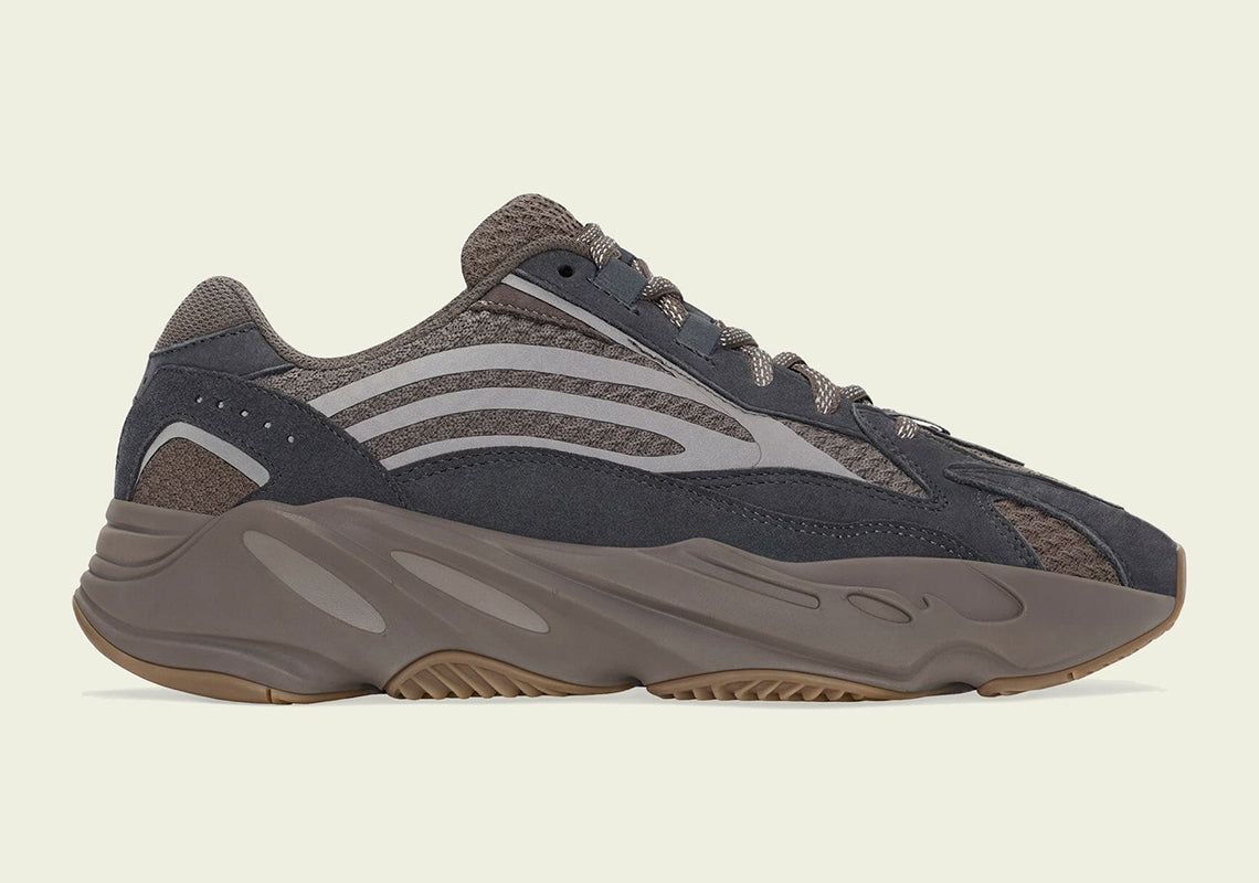 O adidas Yeezy Boost 700 v2 "Mauve" chega ao Brasil neste sábado