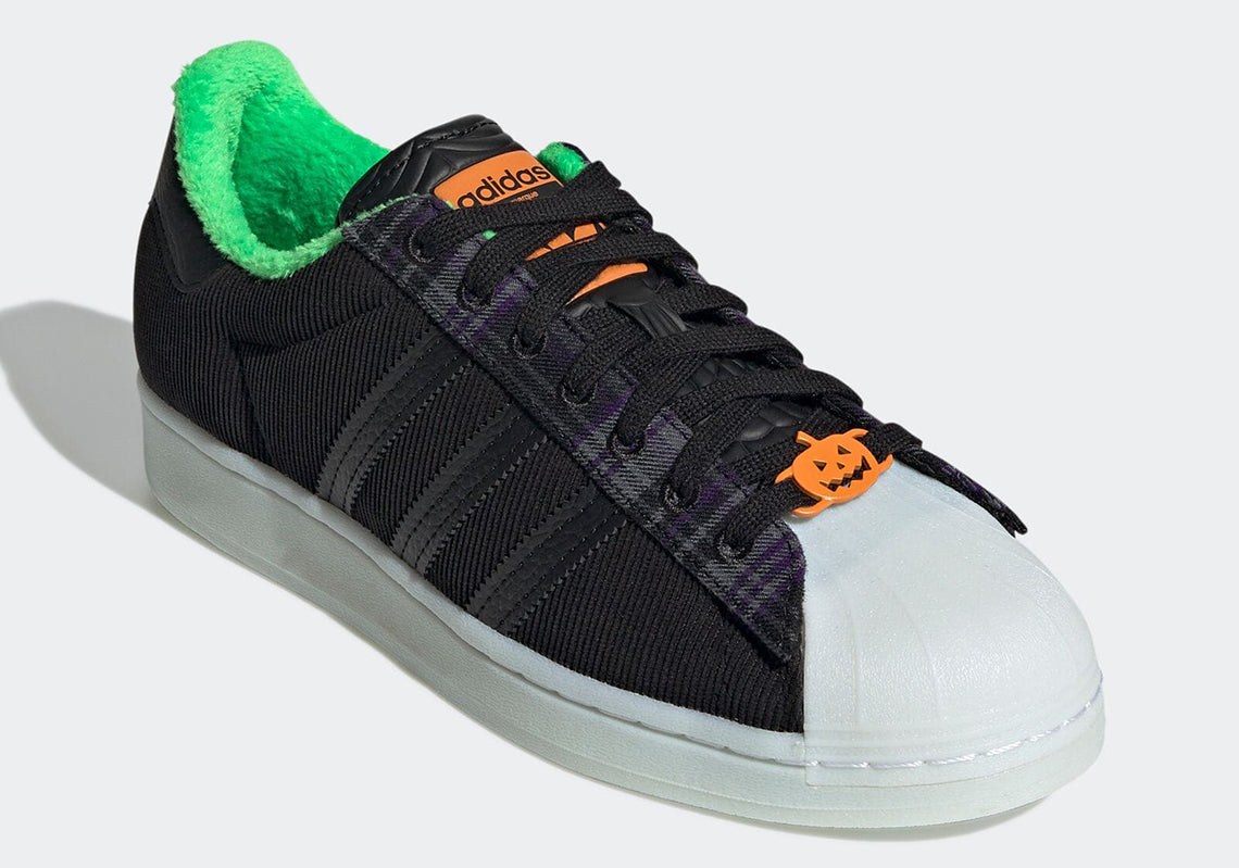 ADIDAS REVELA SEU PAR PARA O HALLOWEEN