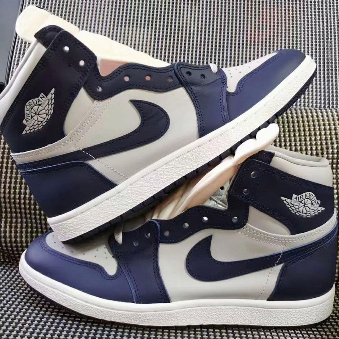 REVELADO PAR DE AIR JORDAN 1 HIGH "GEORGETOWN"