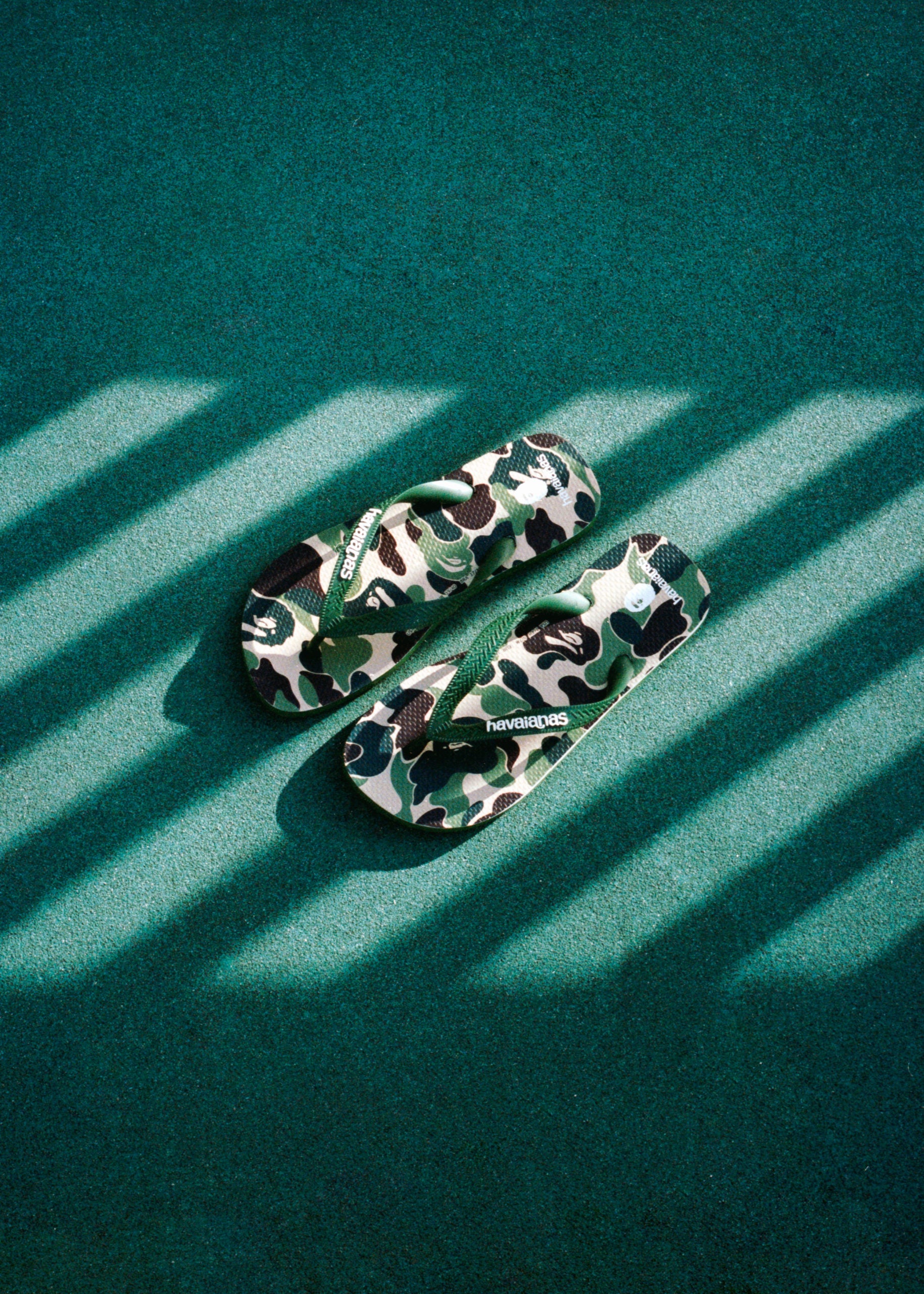 HAVAIANAS X BAPE